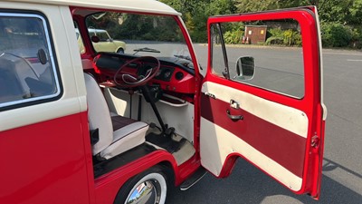 Lot 209 - 1970 VOLKSWAGEN T2 KOMBI / BAY WINDOW