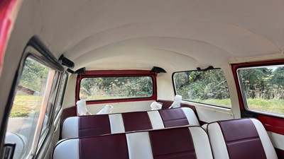 Lot 209 - 1970 VOLKSWAGEN T2 KOMBI / BAY WINDOW