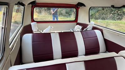 Lot 209 - 1970 VOLKSWAGEN T2 KOMBI / BAY WINDOW