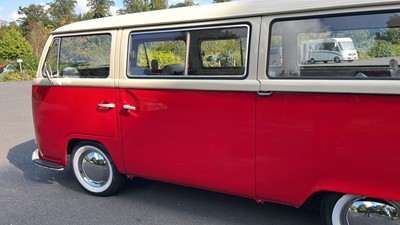 Lot 209 - 1970 VOLKSWAGEN T2 KOMBI / BAY WINDOW