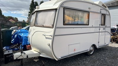 Lot 321 - 1979 CARLIGHT CARAVAN