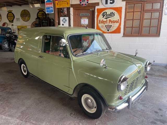 Lot 673 - 1967 AUSTIN MINI VAN