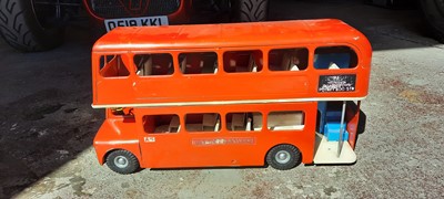 Lot 243 - TRIANG LARGE SCALE DOUBLE DECK ROUTEMASTER