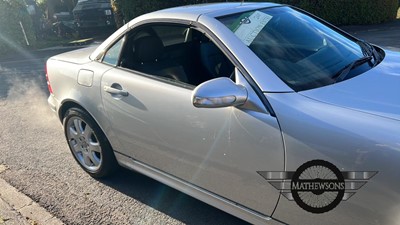 Lot 142 - 2001 MERCEDES SLK 320
