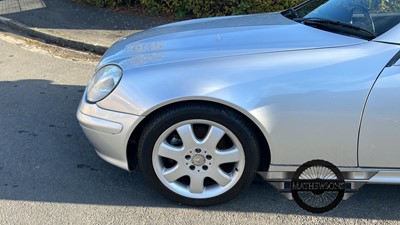 Lot 142 - 2001 MERCEDES SLK 320