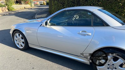 Lot 142 - 2001 MERCEDES SLK 320