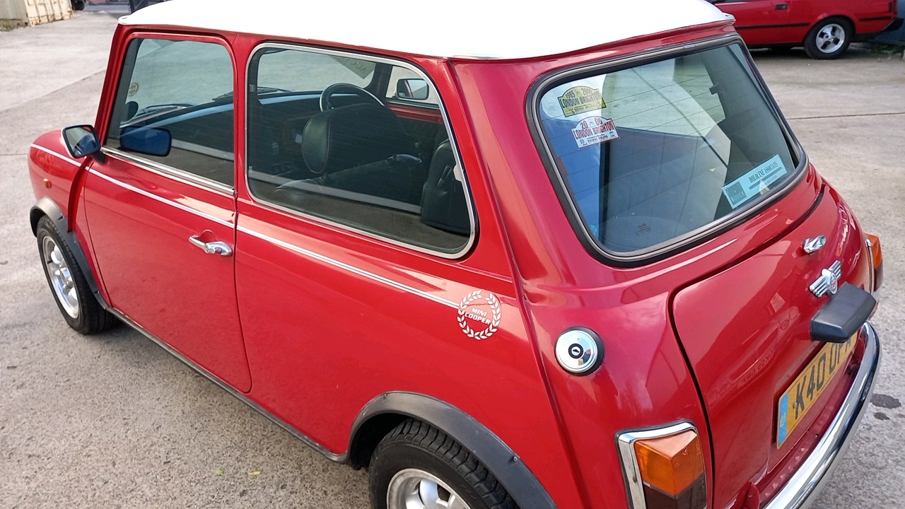 Lot 60 - 1994 ROVER MINI COOPER 1.3L