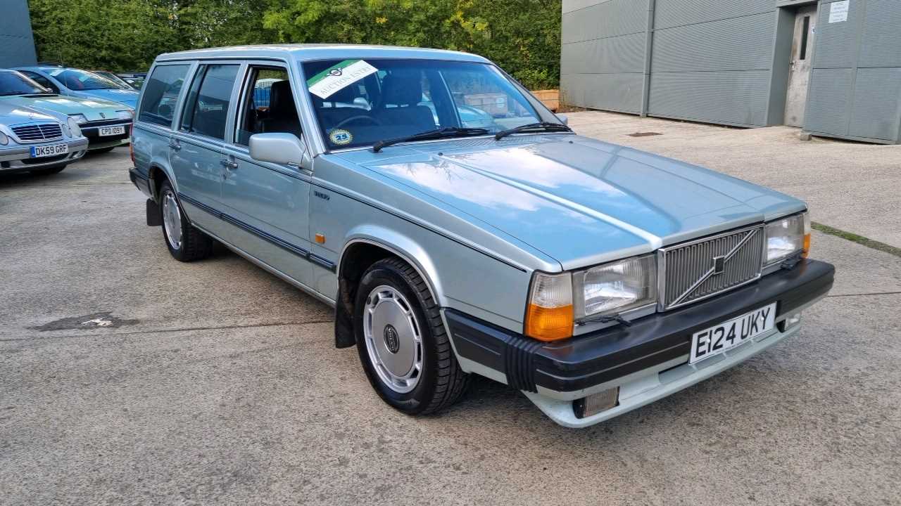 Lot 134 - 1987 VOLVO 760 GLE AUTO