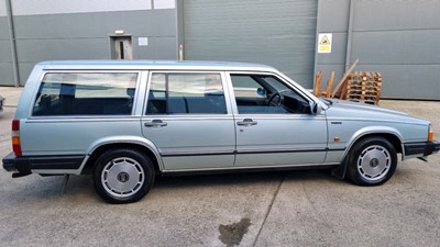 Lot 134 - 1987 VOLVO 760 GLE AUTO