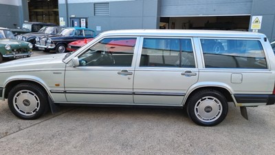 Lot 134 - 1987 VOLVO 760 GLE AUTO