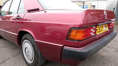 Lot 148 - 1994 MERCEDES E190 AUTO