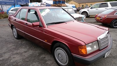 Lot 148 - 1994 MERCEDES E190 AUTO