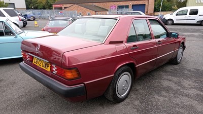 Lot 148 - 1994 MERCEDES E190 AUTO