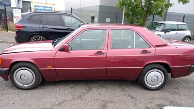 Lot 148 - 1994 MERCEDES E190 AUTO