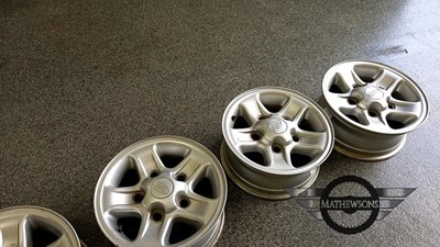 Lot 543 - 5 x LAND ROVER DEFENDER ALLOY WHEELS 7" X 16"