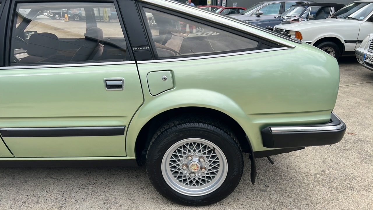 Sd1 Window Lot 12 - 1983 ROVER SD1