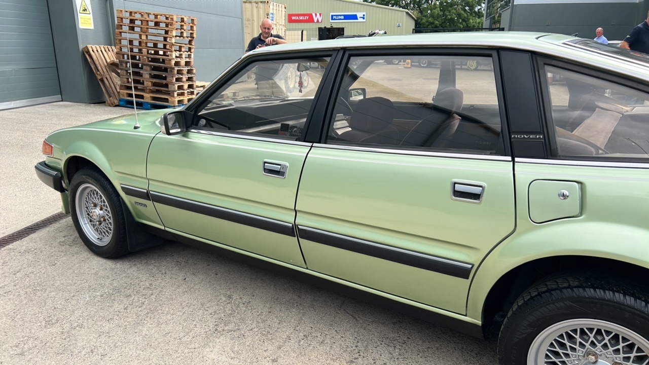 Sd1 Window Lot 12 - 1983 ROVER SD1