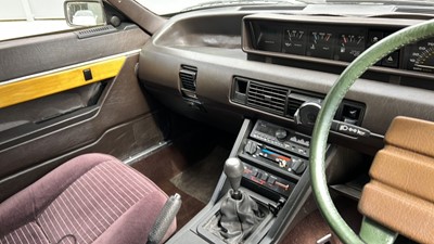 Lot 12 - 1983 ROVER SD1