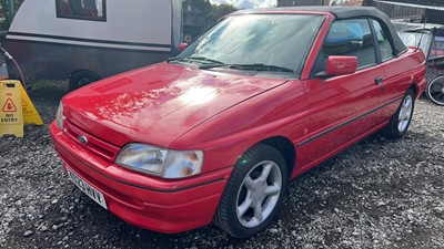 Lot 221 - 1992 FORD ESCORT CONVERTIBLE