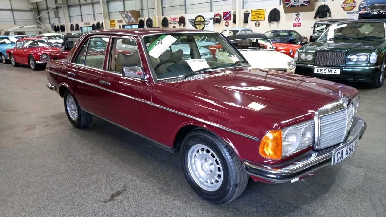 Lot 202 - 1978 MERCEDES 123