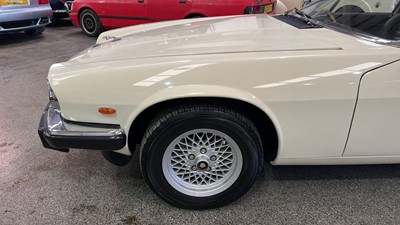 Lot 380 - 1986 JAGUAR XJ-SC V12 AUTO