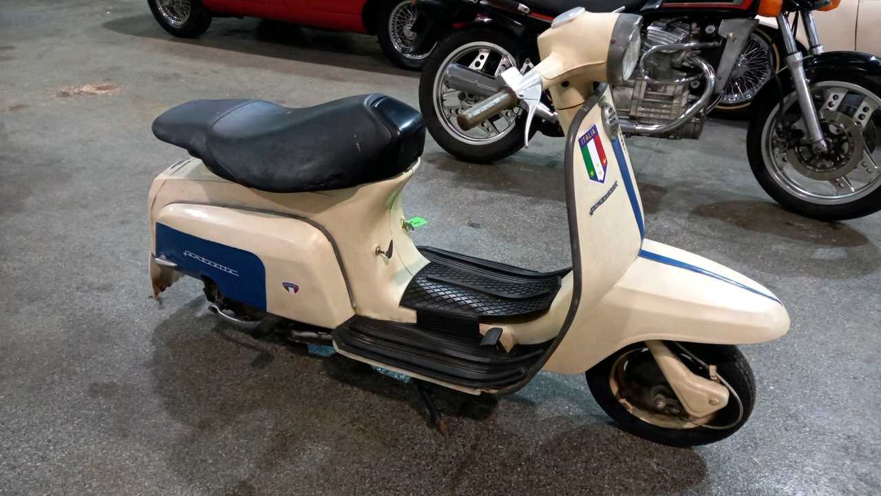 Lot 406 - 1966 LAMBRETTA J50