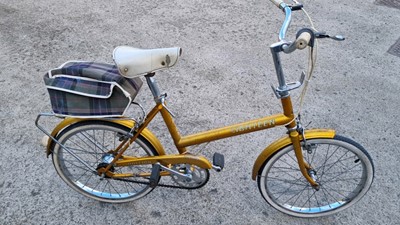 Lot 425 - 1970's RALEIGH CHILDS BIKE