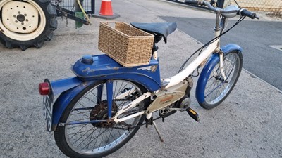 Lot 422 - 1964 RALEIGH RUNABOUT