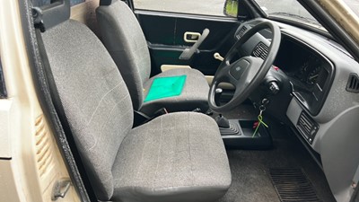 Lot 441 - 1988 FORD ESCORT 35