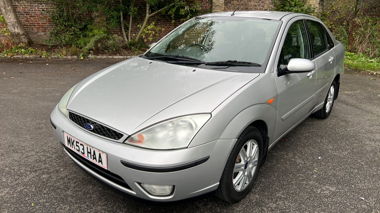 Lot 452 2003 FORD FOCUS GHIA