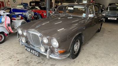 Lot 325 - 1969 DAIMLER 4.2 SOVEREIGN