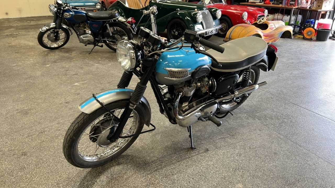 Lot 621 - 1961 TRIUMPH TROPHY