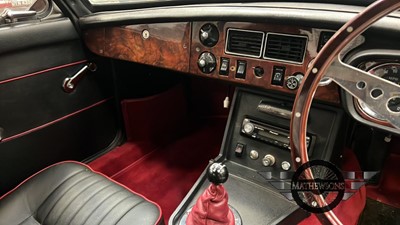 Lot 625 - 1974 MG B GT