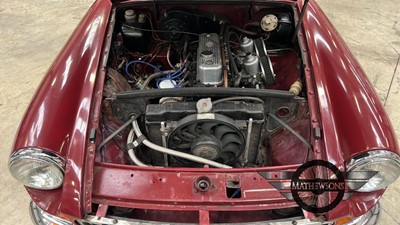 Lot 625 - 1974 MG B GT