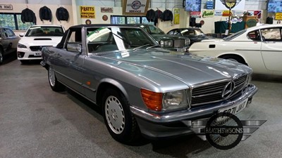 Lot 166 - 1989 MERCEDES 300 SL AUTO