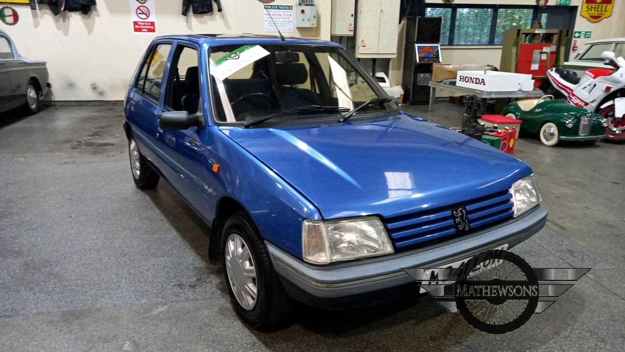 Lot 220 - 1994 PEUGEOT 205 MARDI GRAS AUTO