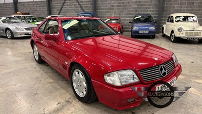 Lot 262 - 1993 MERCEDES SL280 AUTO