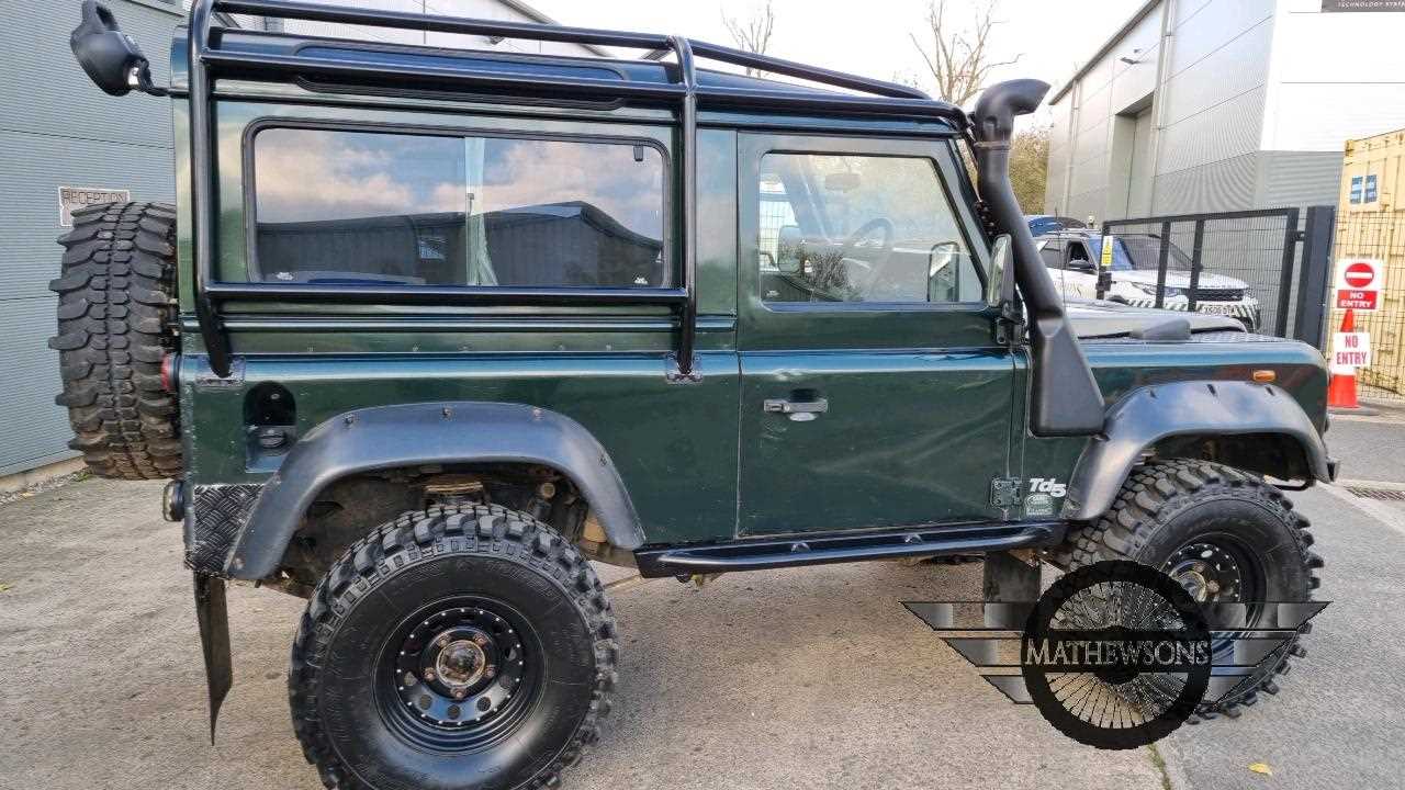 Lot 158 - 1999 LANDROVER DEFENDER 90 COUNTY TD5