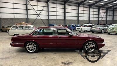 Lot 300 - 1996 DAIMLER SIX LWB AUTO