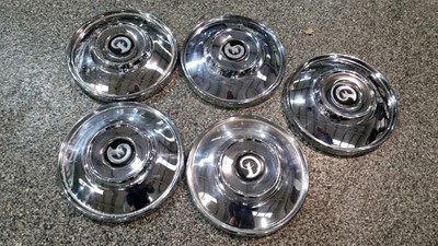 Lot 359 - DAIMLER HUBCAPS