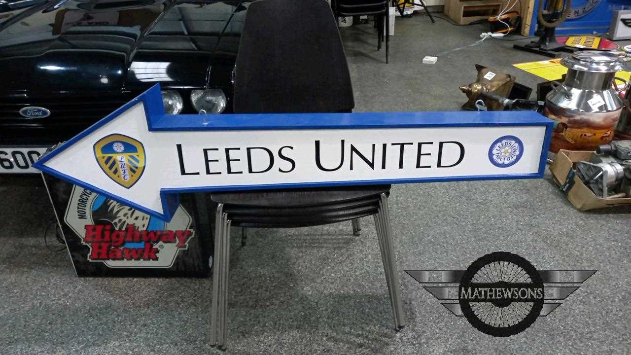 Lot 375 - LEEDS UNITED ARROW