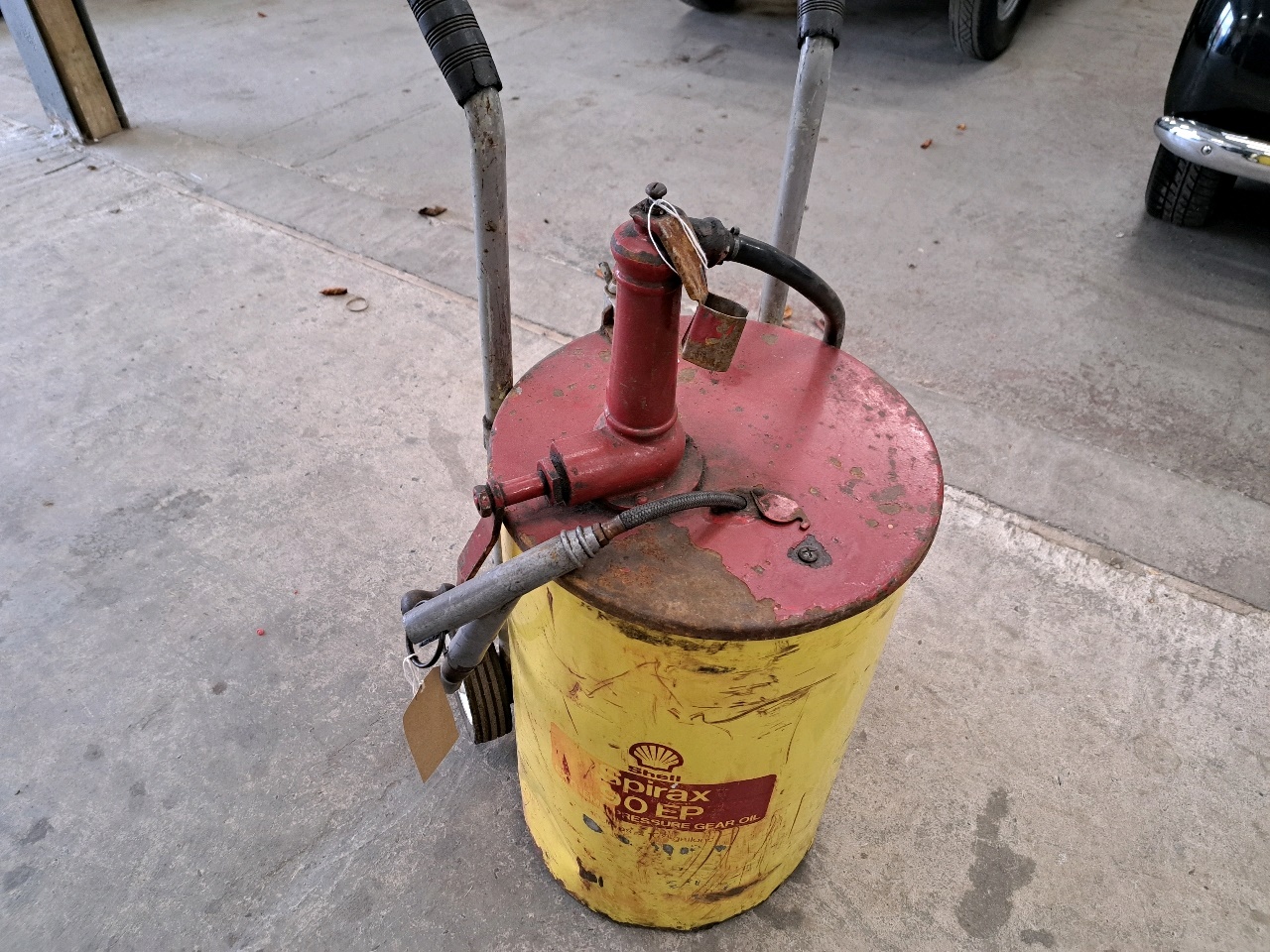 Lot 7 - SHELL OIL DISPENSER