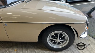Lot 16 - 1971 MG B GT