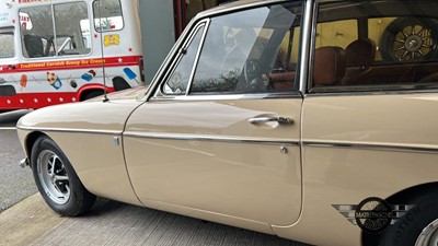 Lot 16 - 1971 MG B GT