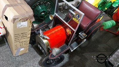 Lot 590 - VINTAGE ELECTRIC CAR