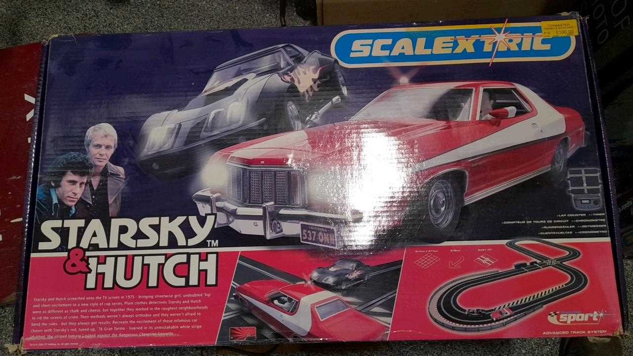 Lot 647 - STARSKY & HUTCH SCALEXTRIC