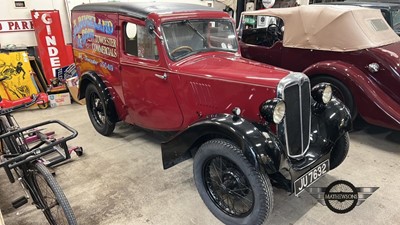 Lot 668 - 1935 MORRIS 8 VAN