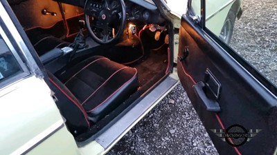 Lot 671 - 1977 MG B GT