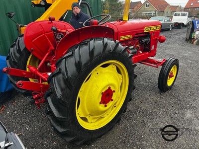 Lot 674 - 1962 DAVID BROWN TRACTOR