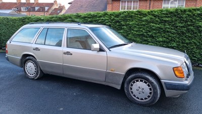 Lot 678 - 1992 MERCEDES 300 TE 24